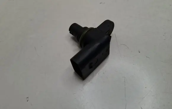 BMW 5 E39 Camshaft position sensor 2249320