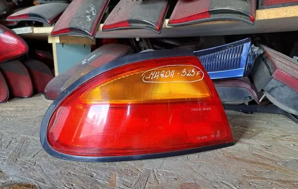 Mazda 323 F Rear/tail lights 0431439
