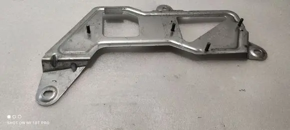 Mercedes-Benz GL X166 Holder (bracket) A1665457540