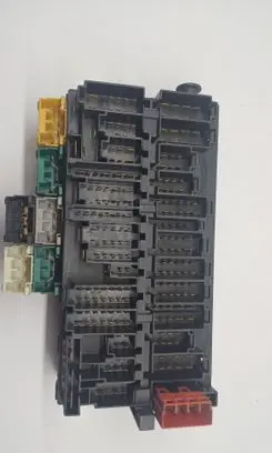 Volkswagen Vento Fuse box set 357937039
