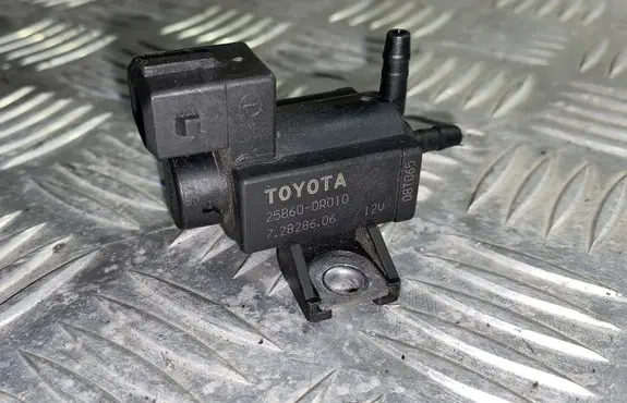 Toyota Avensis T250 Vacuum valve 258600R010