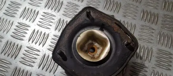 Hyundai Elantra Coil spring mount 
