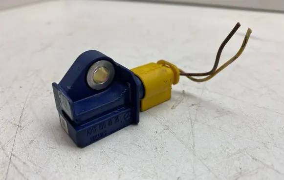Mercedes-Benz C W204 Airbag deployment crash/impact sensor A2128204926