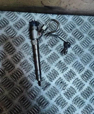 Maserati Levante Fuel injector 0445110523
