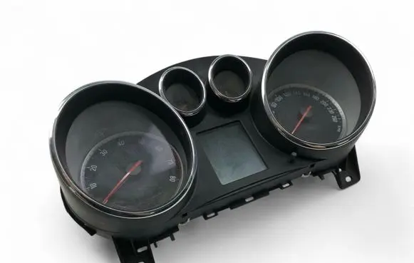 Speedometer (instrument cluster)