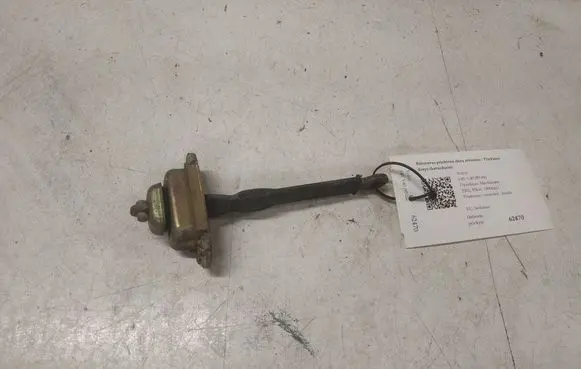 Volvo S40, V40 Front door check strap stopper