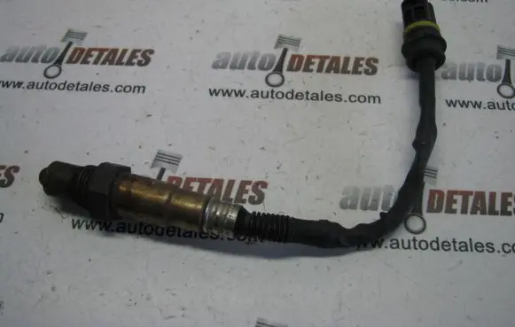 Mercedes-Benz A W168 Lambda probe sensor A0015403717