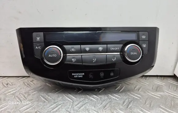 Nissan Qashqai Climate control unit 275004EA1A