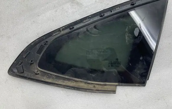 BMW i4 Rear side window 43R01390 E000233