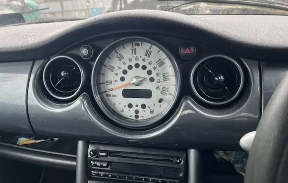 Mini One - Cooper R50 - 53 Dash center air vent grill 