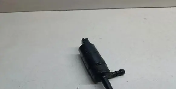 BMW 3 E90 E91 Headlight washer pump 8377430