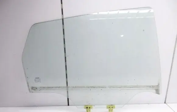 Nissan Qashqai Front door window glass four-door