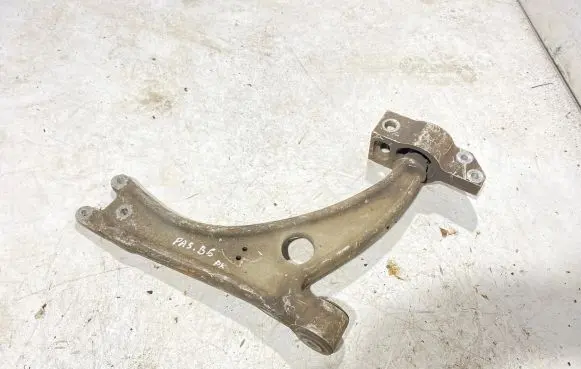 Volkswagen PASSAT B6 Front lower control arm/wishbone