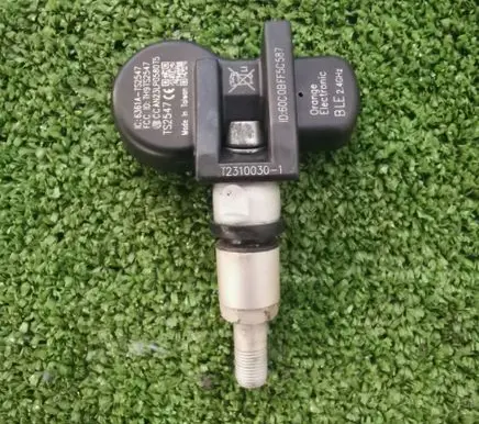 Tesla Model Y Tire pressure sensor T2310030