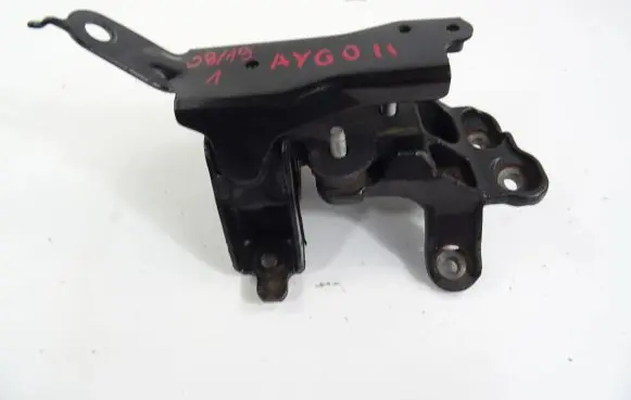 Toyota Aygo AB40 Gearbox mounting bracket