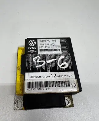 Volkswagen PASSAT B6 Airbag control unit/module 3C0909605F 391121 08H029S2421