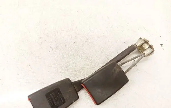 Audi A6 S6 C5 4B Middle seatbelt buckle (rear) 8D0857739D