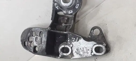 Audi A4 S4 B6 8E 8H Engine mounting bracket 8E0199351F