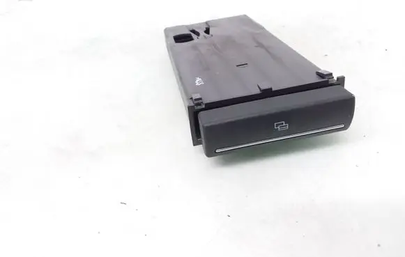 Audi A3 S3 A3 Sportback 8P Dashboard storage box/compartment 8P0941561