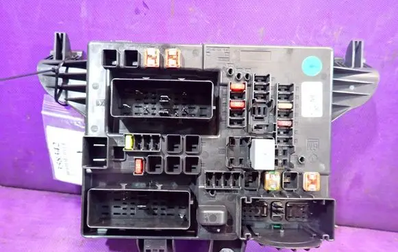 Opel Insignia A Fuse box set 13277318NB