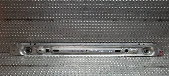 Radiator mount bracket