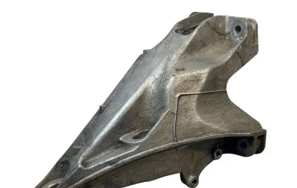 Volkswagen Transporter - Caravelle T5 Engine mounting bracket 7H0199370J 7H0199370K