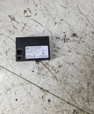Mercedes-Benz E W211 Gateway control module A2114452600 A2115403545 410213009005