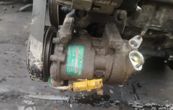 Peugeot 206 Air conditioning (A/C) compressor (pump) sd6v12 73233022601438f