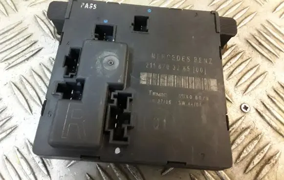 Mercedes-Benz E W211 Door control unit/module 2118703285 A2118703285