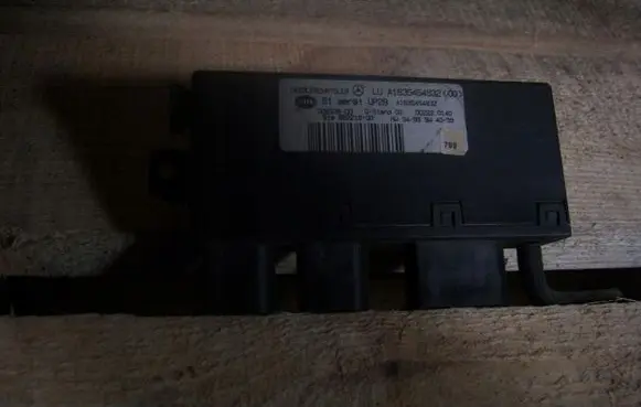 Mercedes-Benz ML W163 Wing mirror control module 