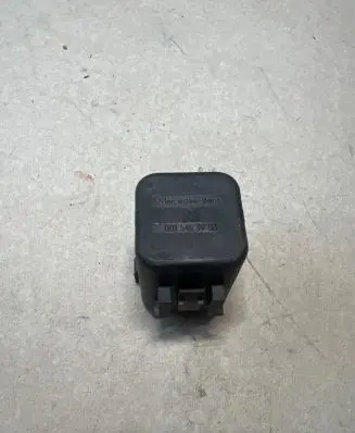 Mercedes-Benz S W220 Fuse box cover 0015453903