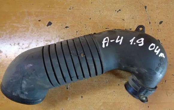 Audi A4 S4 B6 8E 8H Air intake hose/pipe 8E0129615