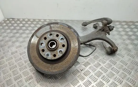 Seat Exeo (3R) Front wheel hub