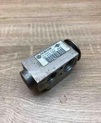 Audi Q7 4L Air conditioning (A/C) expansion valve 7L0820679B 52415754