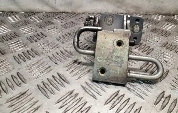 Audi A4 S4 B6 8E 8H Rear door lower hinge 8E0833411