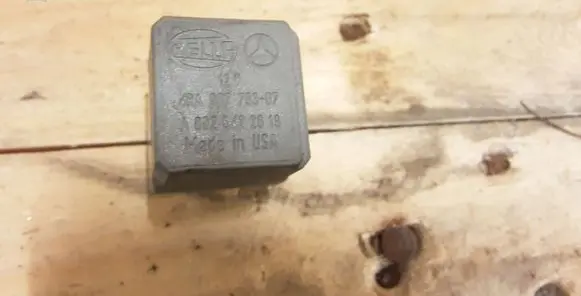 Mercedes-Benz E W211 Other relay A0025422619 6066