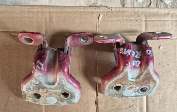 Front door hinge set