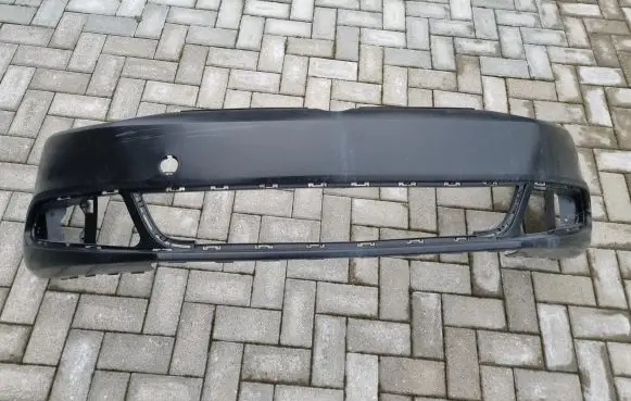 Volkswagen Jetta VI Front bumper