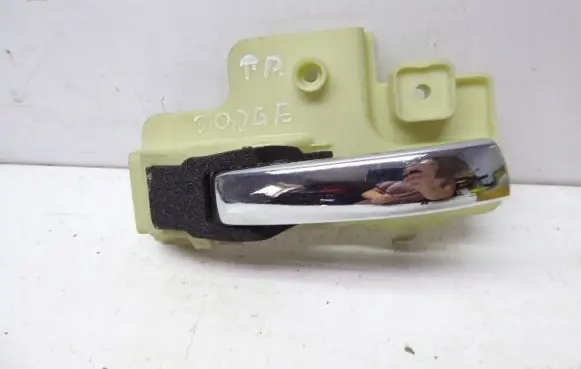 Dodge Caliber Front door interior handle