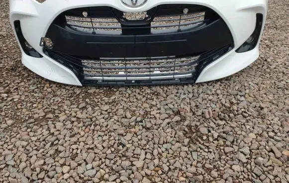 Toyota Yaris XP210 Front bumper 166031019040