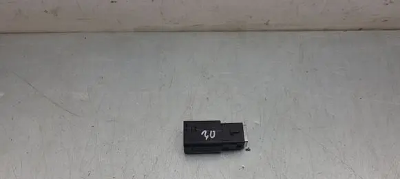 Citroen C4 III e-C4 USB socket connector 9824334377
