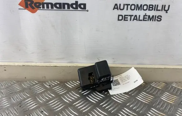 Subaru Forester SG Window wiper relay 3300120517