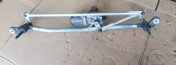 Dacia Sandero II Front wiper linkage and motor W000031629 288009321R