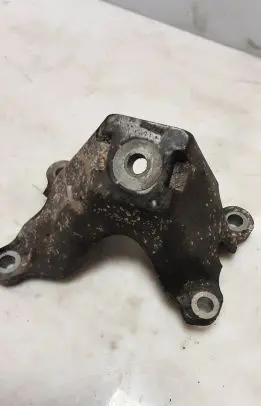 Audi A6 S6 C6 4F Engine mounting bracket 4F0199307M