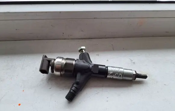 Subaru Forester SH Fuel injector 16613AA020 02M02616
