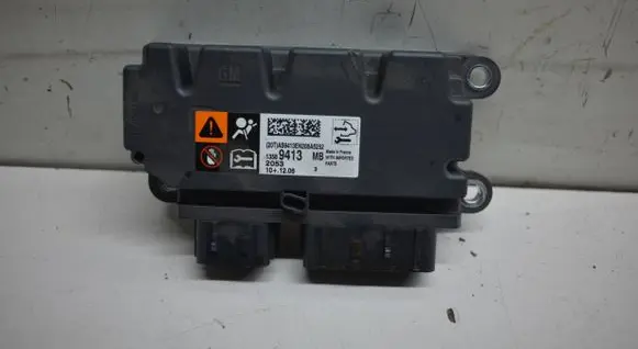 Opel Astra J Airbag control unit/module 13589413