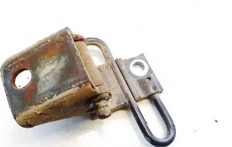 Volkswagen PASSAT B6 Rear door lower hinge 3c9833411a
