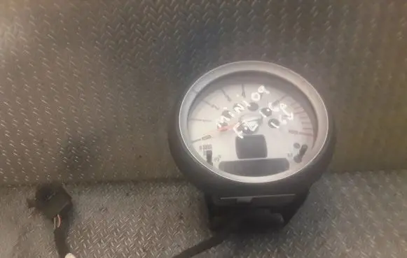 Mini One - Cooper Coupe R56 Speedometer (instrument cluster) 9153402
