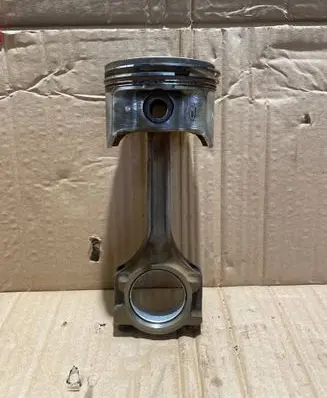 Ford Fiesta Piston with connecting rod 
