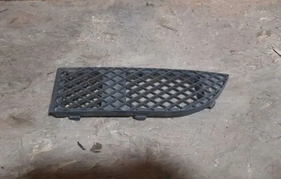 BMW 7 E65 E66 Front bumper lower grill 51117135563